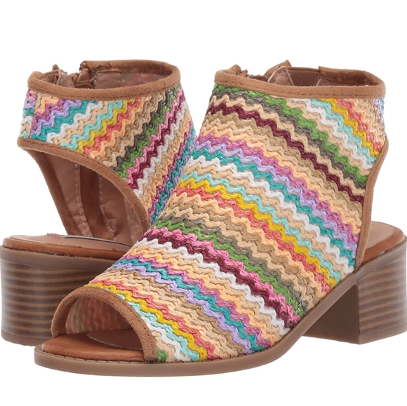 steve madden kids sandals